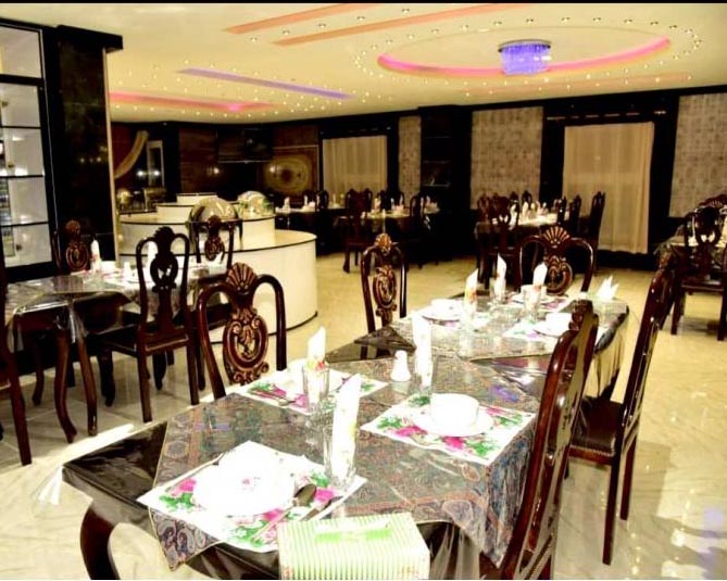 رستوران هتل پلاس بوشهر